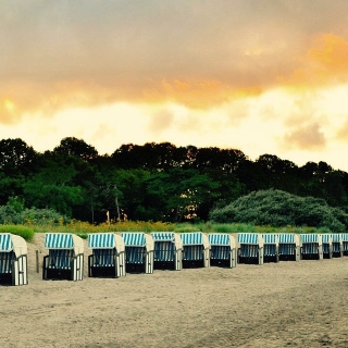 #beach #balticsea #ostsee #see #strand #sunset #theminimalmag #rsa_minimal #tv_simplicity #photooftheday #diewocheaufinstagram #awesomeminimal #ig_minimalshots #minmalism #minimalmood #theminimalmag #boltenhagen #strandkörbe #Strandkorb #Sunset