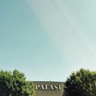 Palast=palace #basicgermanwords #Berlin #ig_berlin #igersberlin #ig_berlincity #igers_berlin #instaberlin #berlinstagram #mindtheminimal #minimal #diewocheaufinstagram #huntgram #huntgramgermany #mobilemag #theminimalmag #minimalism_world #rsa_minimal #sky #visit_berlin #outofthephone #nothingisordinary #mollorange