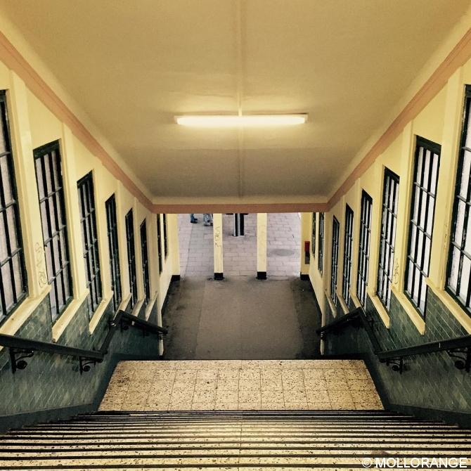 #Berlin #urbanphotography #urbanandstreet #urban #ig_berlincity #artofvisuals #diewocheaufinstagram #outofthephone #berlinstagram #visit_berlin #sbahn #stairs #mindtheminimal #architecture #symmetry #perspective