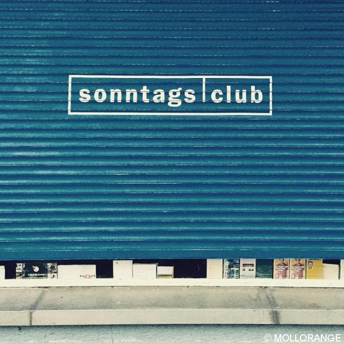 #basicgermanwords sonntags=on sundays #berlin #prenzlauerberg #visit_berlin #berlinstagram #instaberlin #blue #ig_berlincity #mindtheminimal #urban #urbanandstreet #urbanexploring #urbanphotography #diewocheaufinstagram #outofthephone #minimalism #huntgram