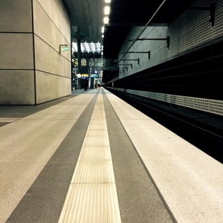 #berlin #instaberlin #lines #mindtheminimal #outofthephone #visit_berlin #architecture #artofvisuals #diewocheaufinstagram #urban #urbanandstreet #urbanexploring #urbanphotography #berlinstagram #minimalism