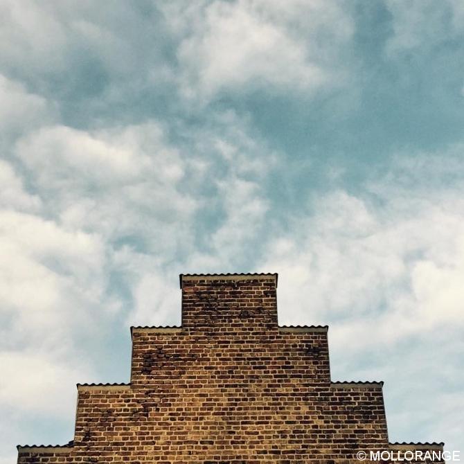 #Haus #mindtheminimal #diewocheaufinstagram #architecture #outofthephone #sky #lookingup