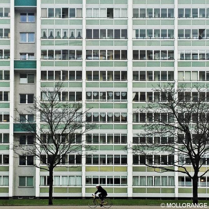 #berlin #ig_berlincity #visit_berlin #diestadtberlin #facade #facades #worldfacades #outofthephone #artofvisuals #architectureandpeople #architecture #building #buildings #minimalpeople #ig_germany #ig_europe #diewocheaufinstagram