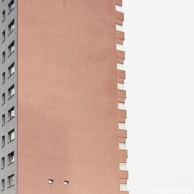 #Berlin #ig_berlincity #plattenbau #visit_berlin #diestadtberlin #diewocheaufinstagram #mindtheminimal #minimalism #facade #facades #worldfacades #rsa_minimal #urban #urbanandstreet #urbanphotography #outofthephone #building #buildings #lookingupatbuildings #lookingup #architecture